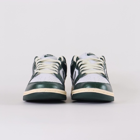 ♦️SOLD♦️NIKE DUNK VINTAGE GREEN WOMEN’s - Picture 3 of 7